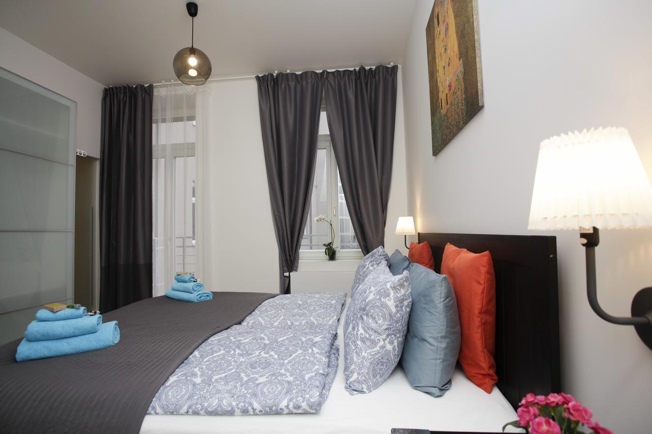Luxury Apartment Spalena Praha Bagian luar foto